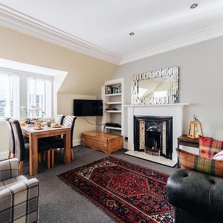 Luxury Inverness Central Apartment Private Parking Bagian luar foto