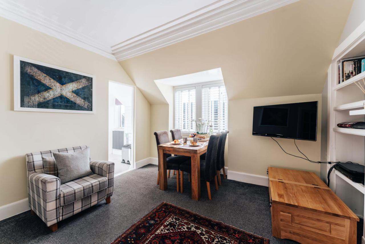Luxury Inverness Central Apartment Private Parking Bagian luar foto